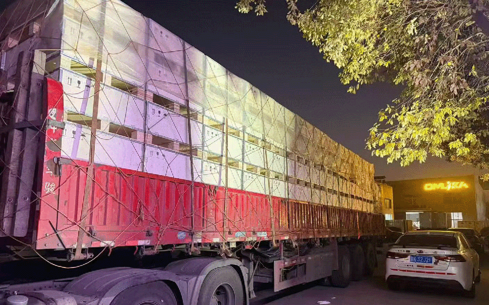 从白天一直装车到黑夜，5.5MWh高压储能系统圆满发车